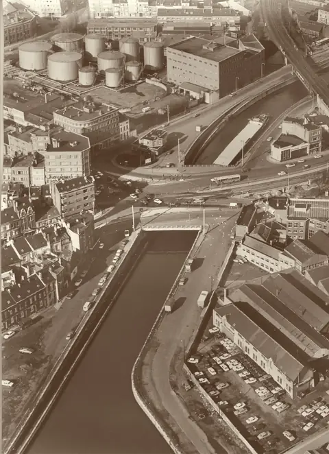Cadre 10, photo de la frise